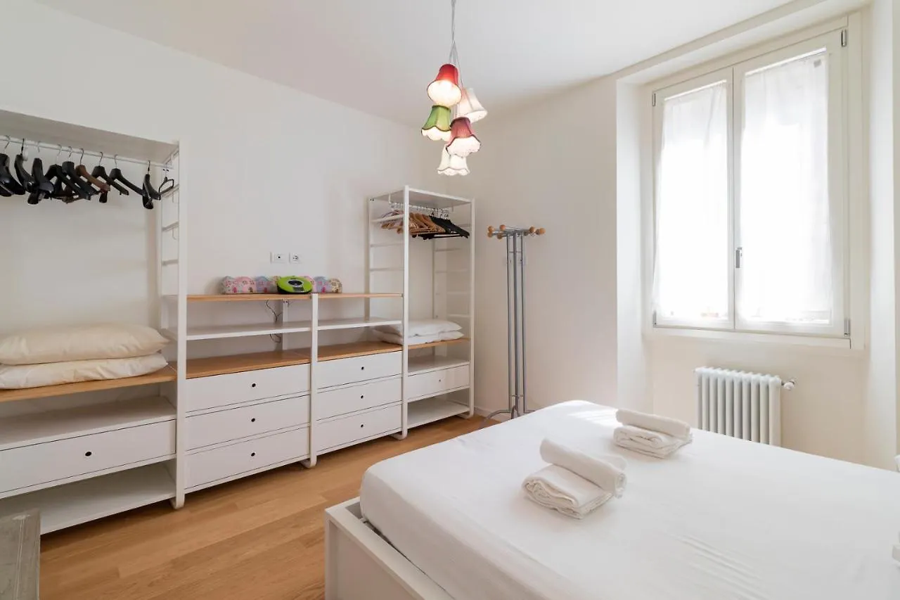 Joivy Cosy 1-Bed Near Milano Centrale Apartment 0*, Milan Italy