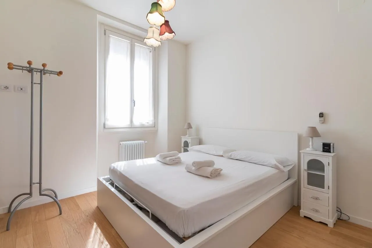 Joivy Cosy 1-Bed Near Milano Centrale Apartment Italy