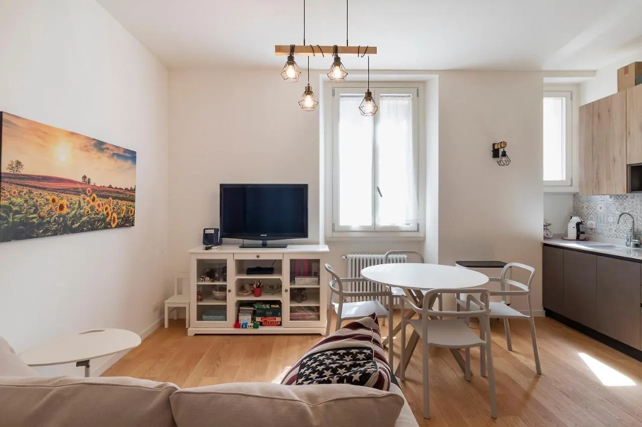 Joivy Cosy 1-Bed Near Milano Centrale location